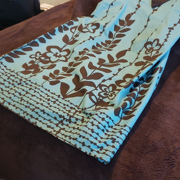 Dress - Picture 2 of 4